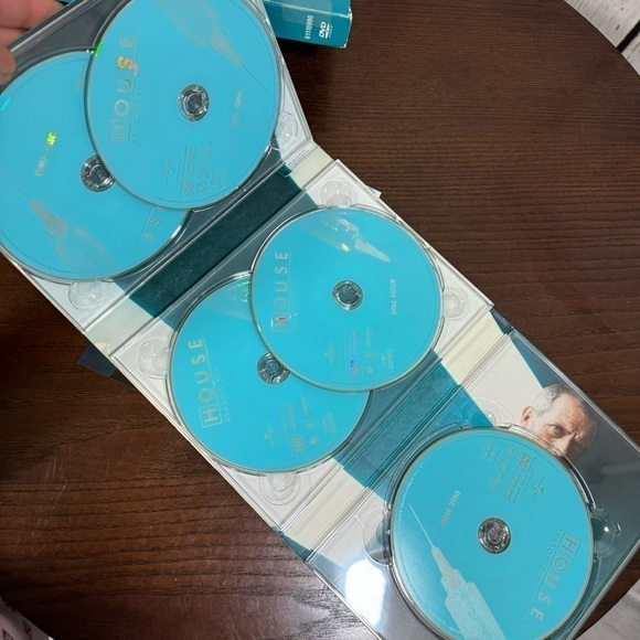 DOCTOR HOUSE 3 seasons DVD set. Season 2,3 & 6 DVD sets GUC - Picture 3 of 13